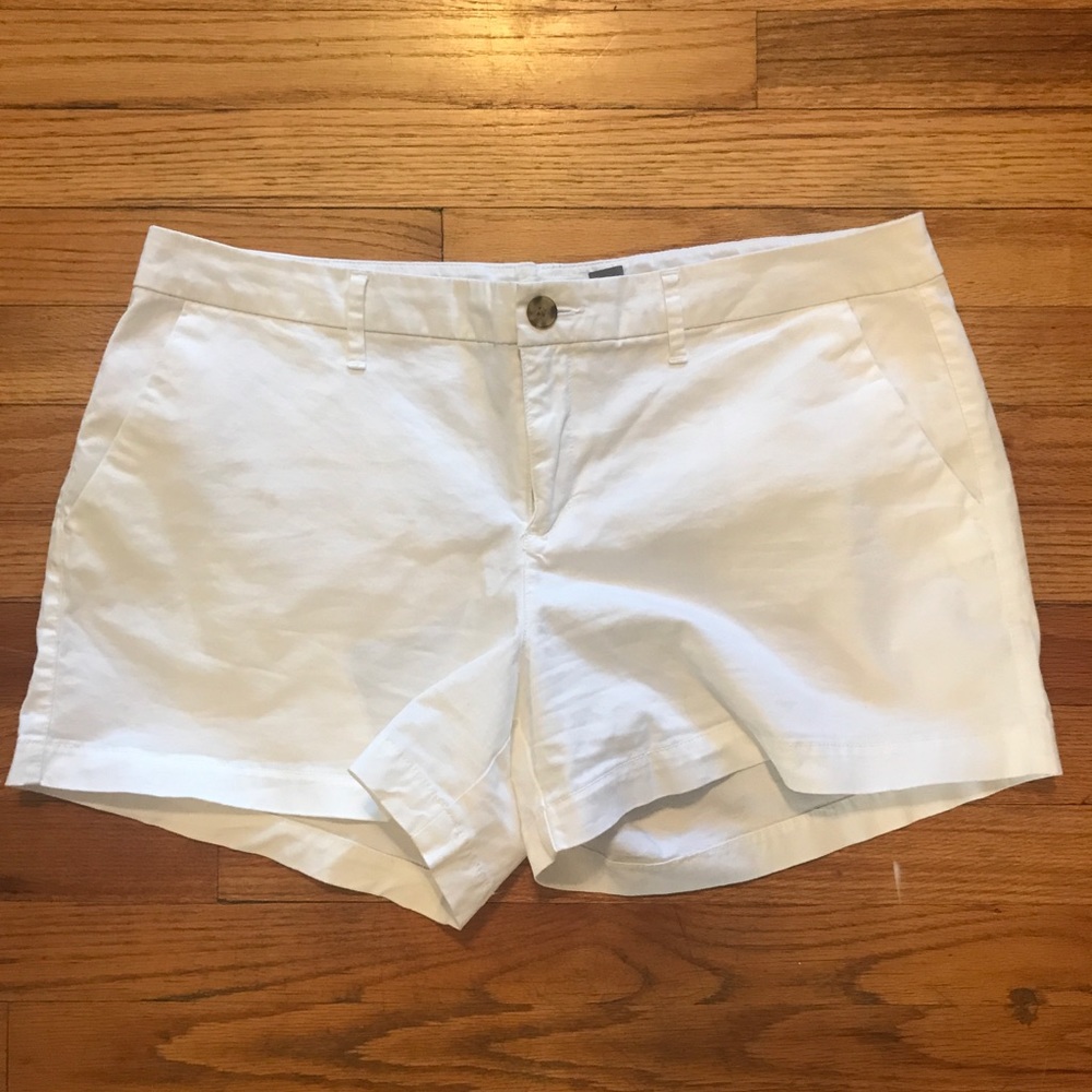 🎈 Old Navy White Shorts (sz 12)